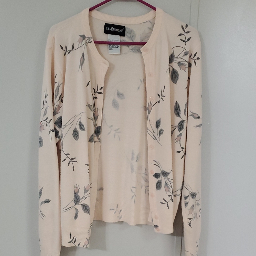 Sag Harbor Cream and Gray Leaf Print Cardigan "Large